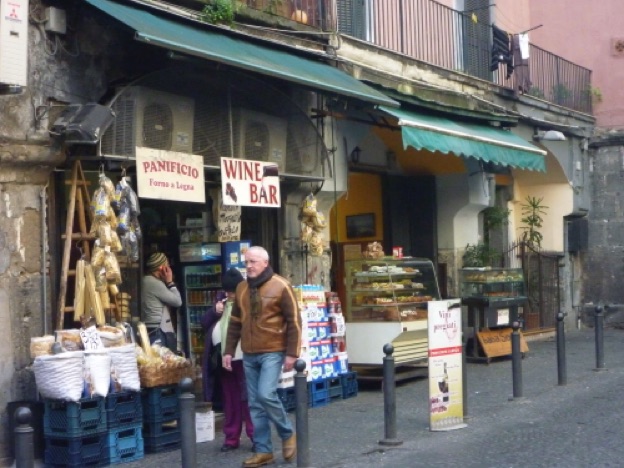 Street scene in Napoli.